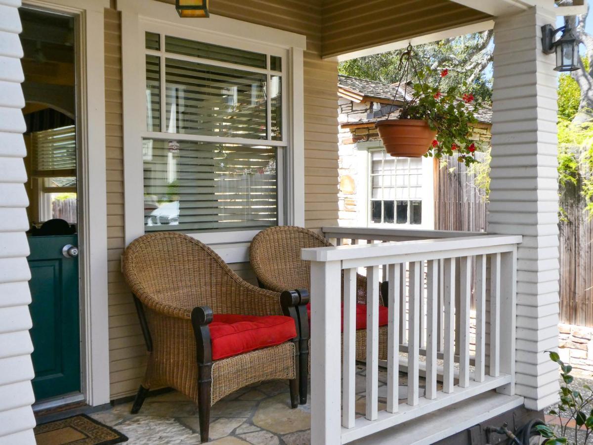 Cambridge Two Bedroom Cottage with Parking