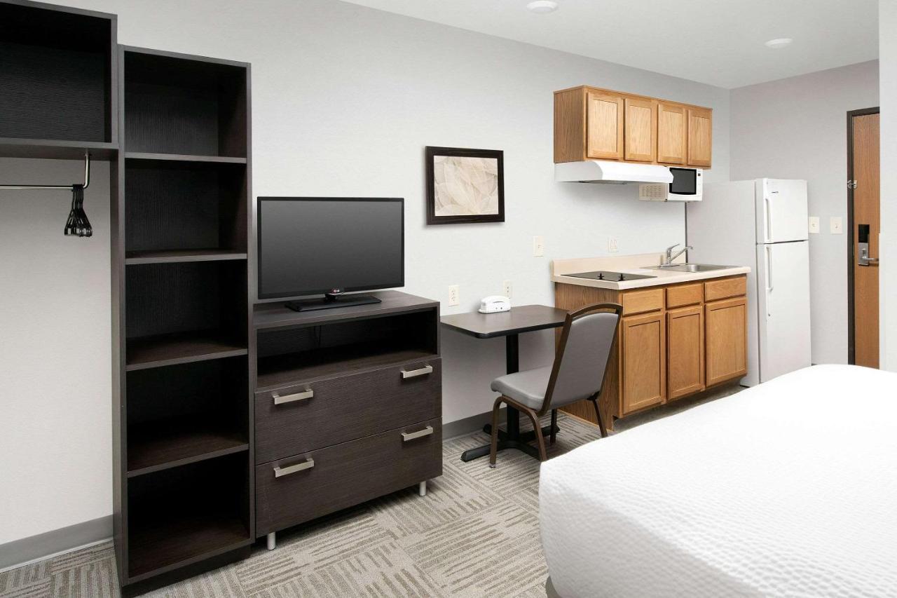Queen Room  with Tub - Disability Access/Non-Smoking