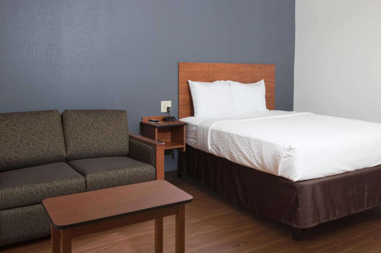 Queen Room with Sofa Bed - Disability Access/Non-Smoking