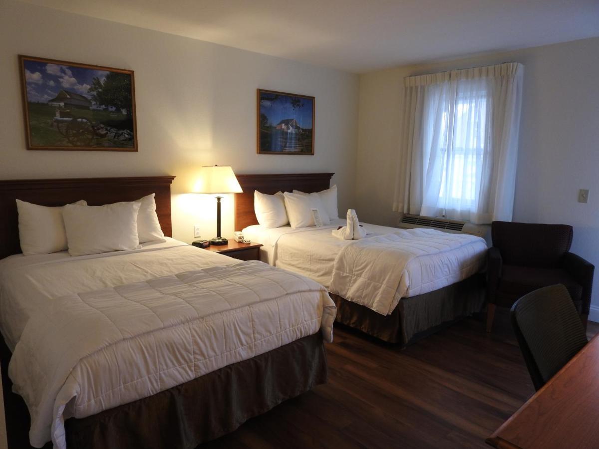 Standard Room Two Double Beds Pet Friendly