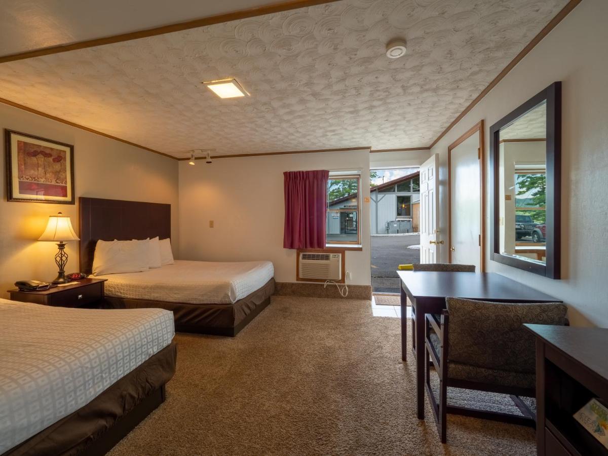 Double Room with Pool View