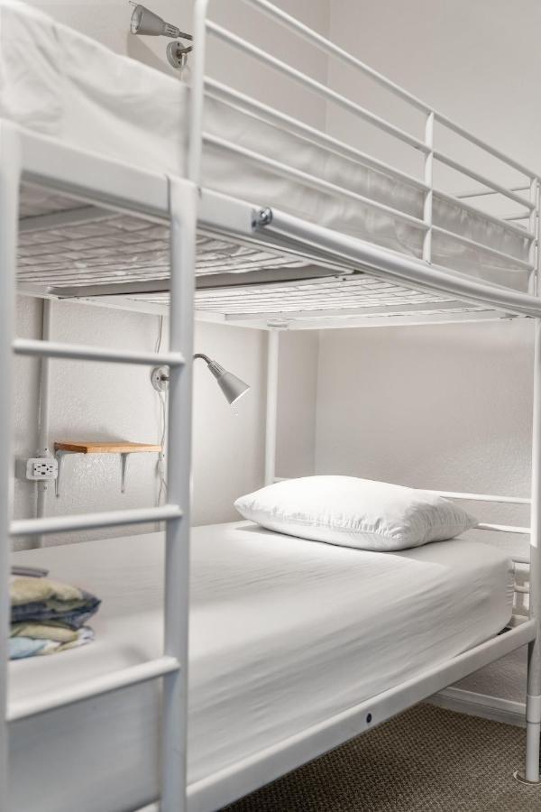 Single Bed 8-Bed Mixed Dormitory Room,1765853054:JPEG