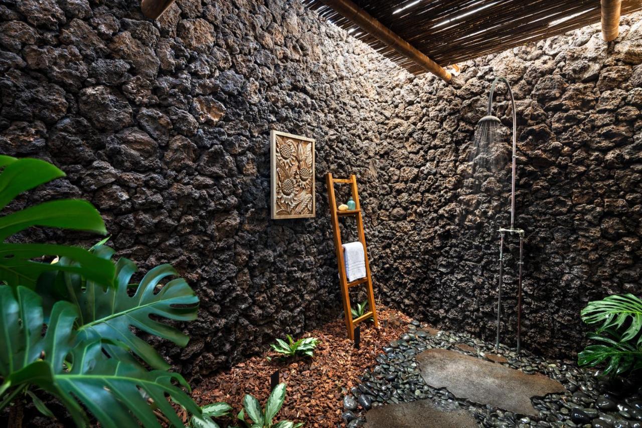 Kamar King Tepi Kolam Renang