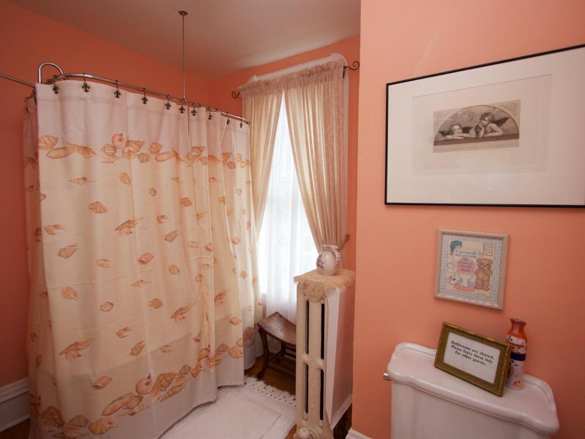 Queen Room with Shared Bathroom