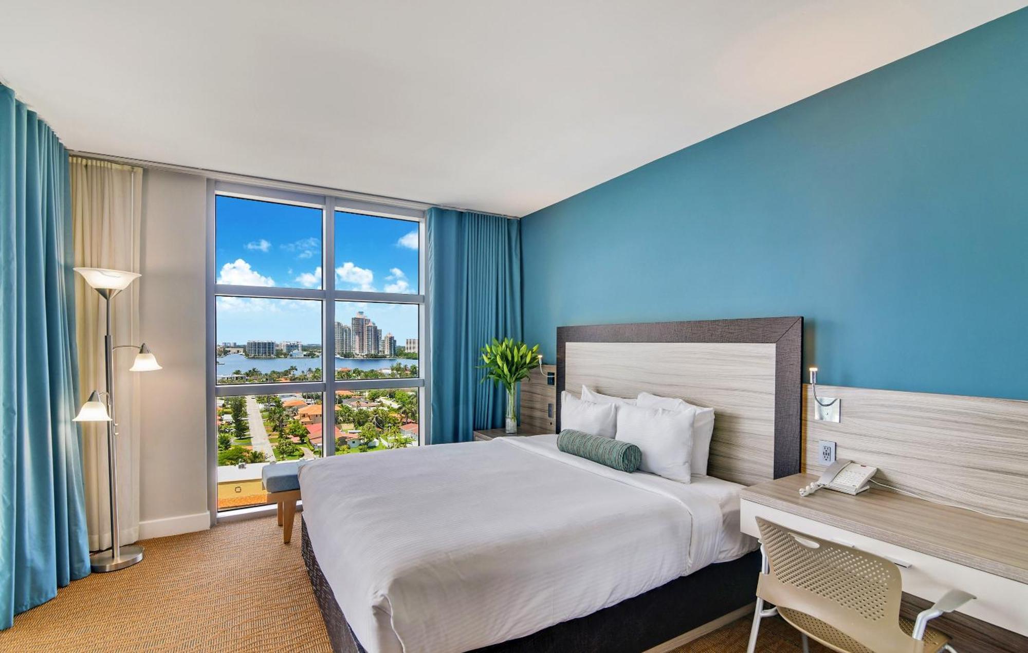 Suite Deluxe com 1 Quarto - Frente Baía