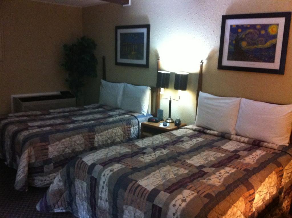 Double Room with Two Double Beds - Non-Smoking