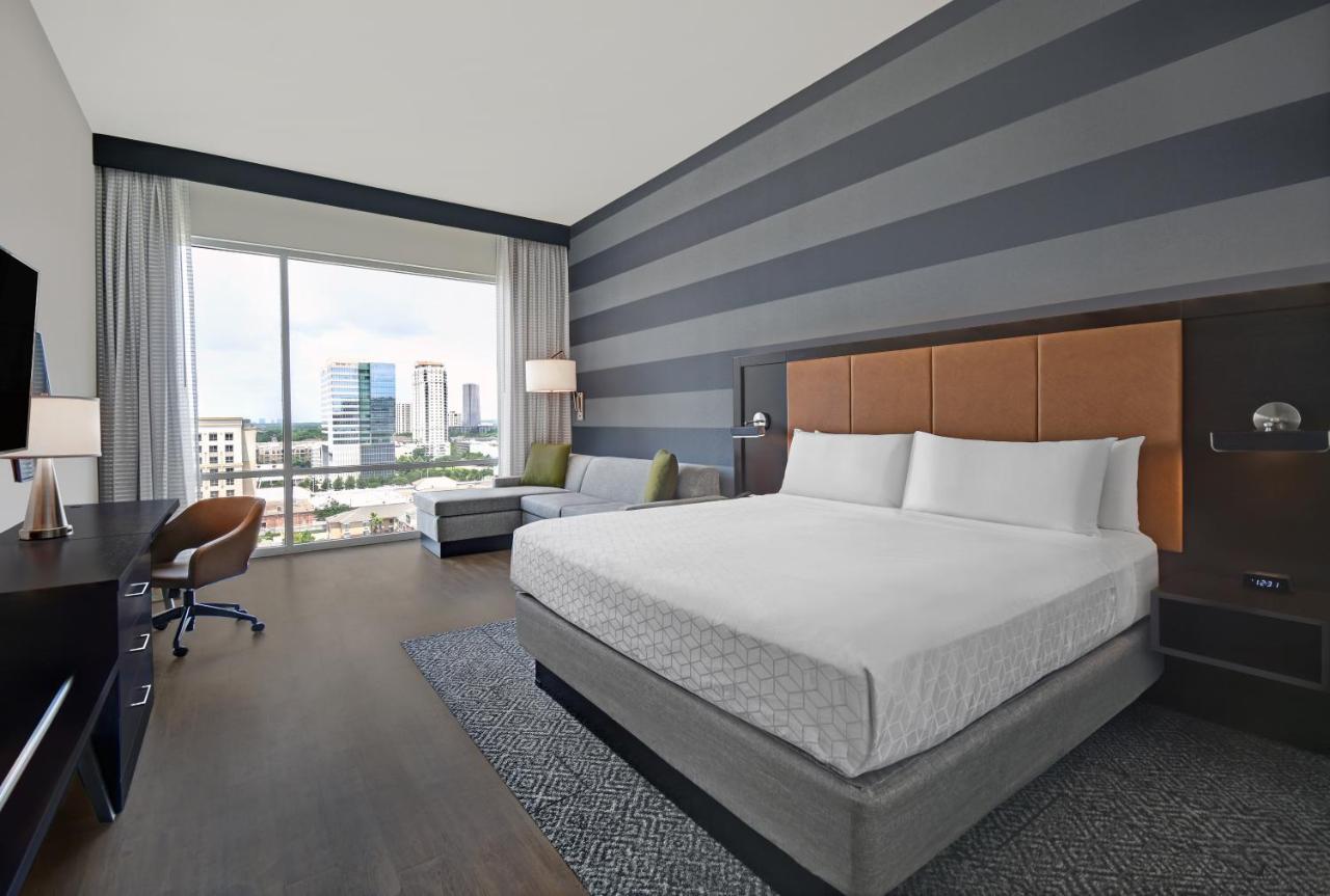 King Suite High Floor Skyline View,1137804868:JPEG