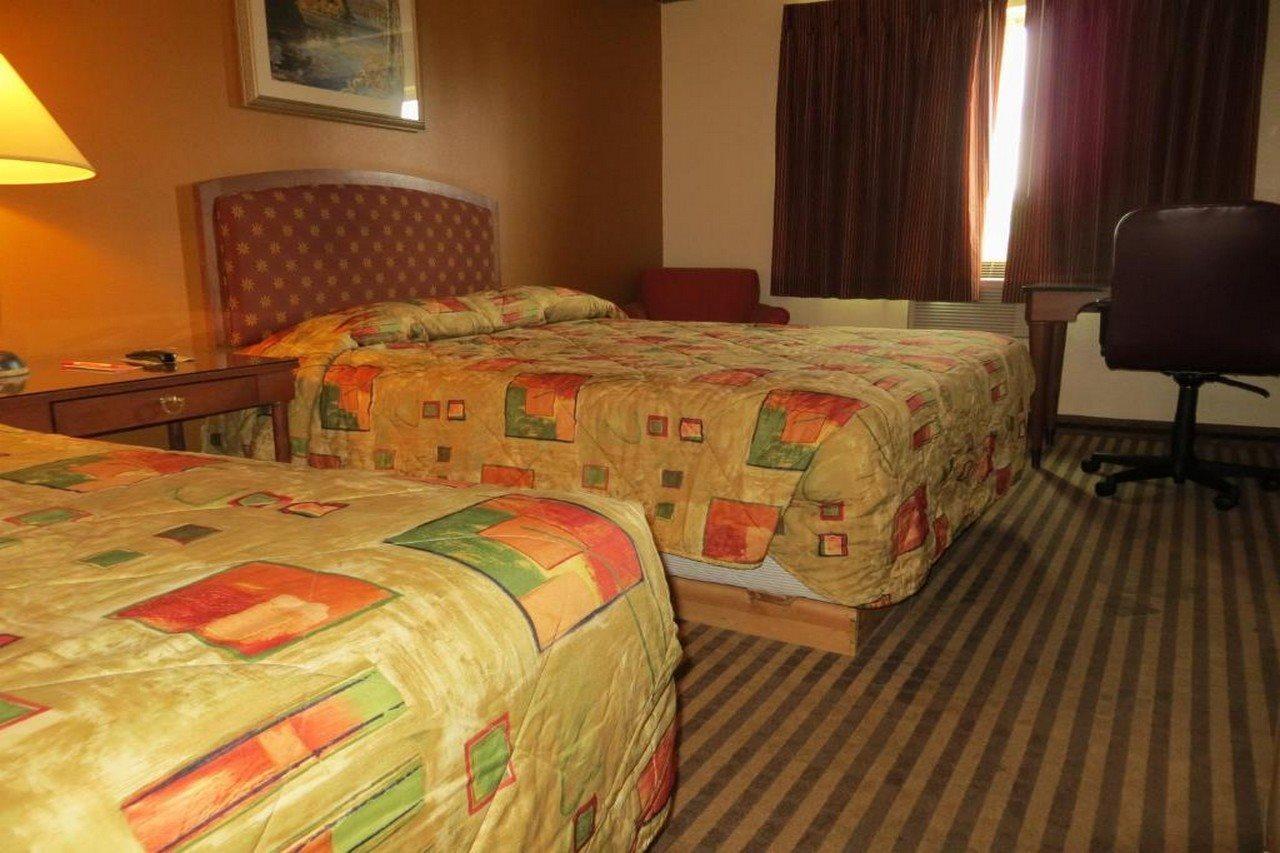 Queen Room Two Queen Beds Non-Smoking,54053728:JPEG