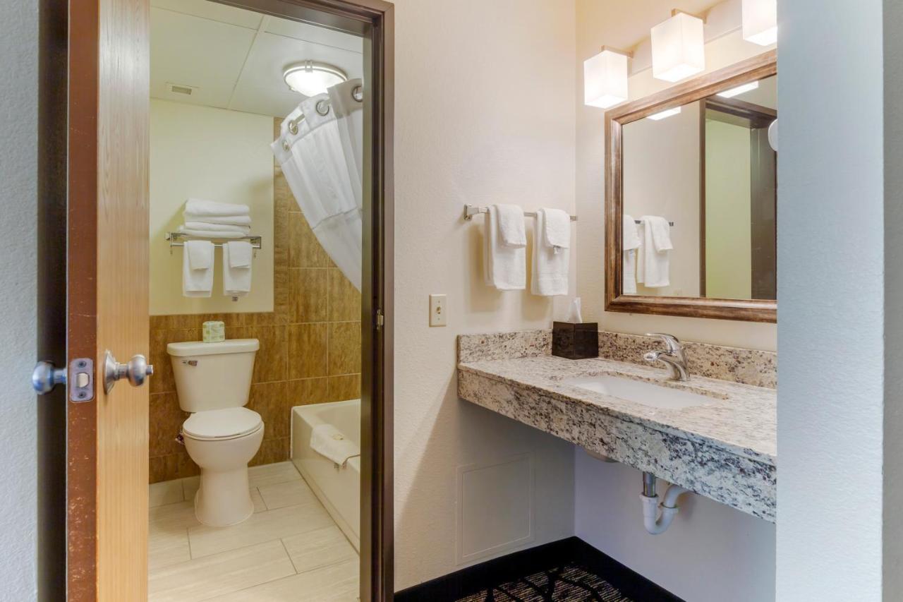 King Suite In Room Whirlpool with Sofabed - Non Smoking