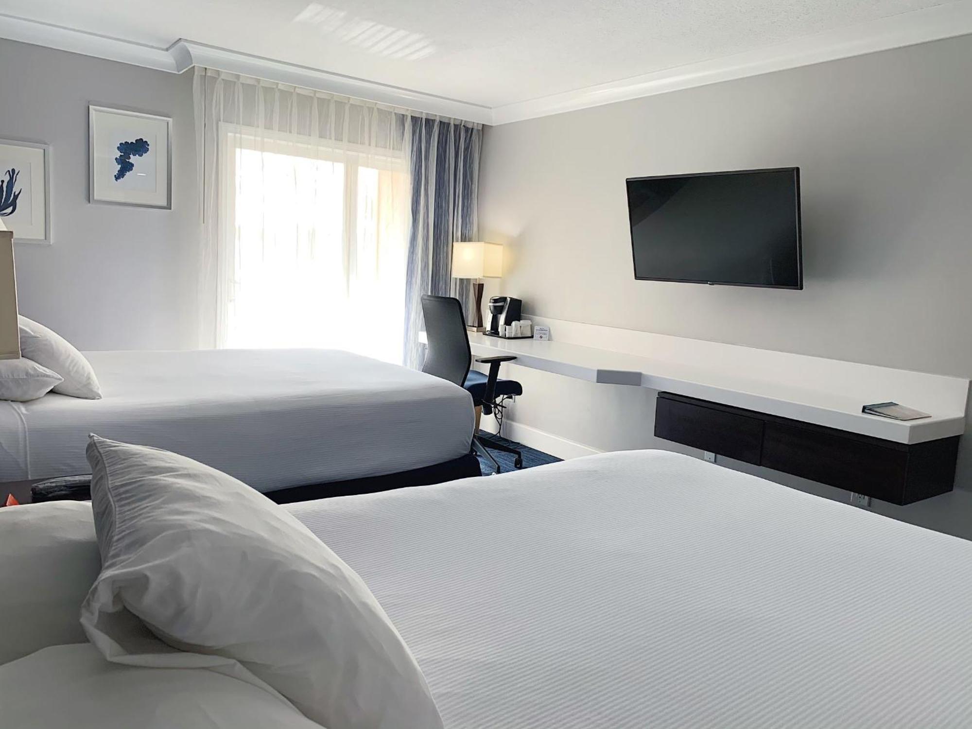 Executive Two Queen Jacuzzi Room Balcony,1381546133:JPEG