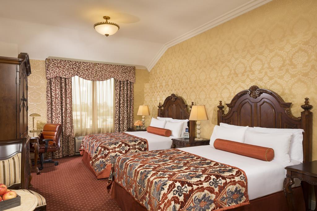 Deluxe Queen Room Two Queen Beds,1210996240:JPEG