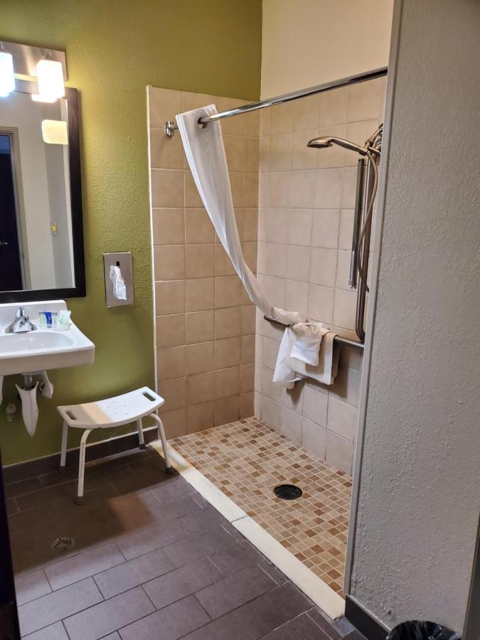 King Room - Disability Access/Non Smoking