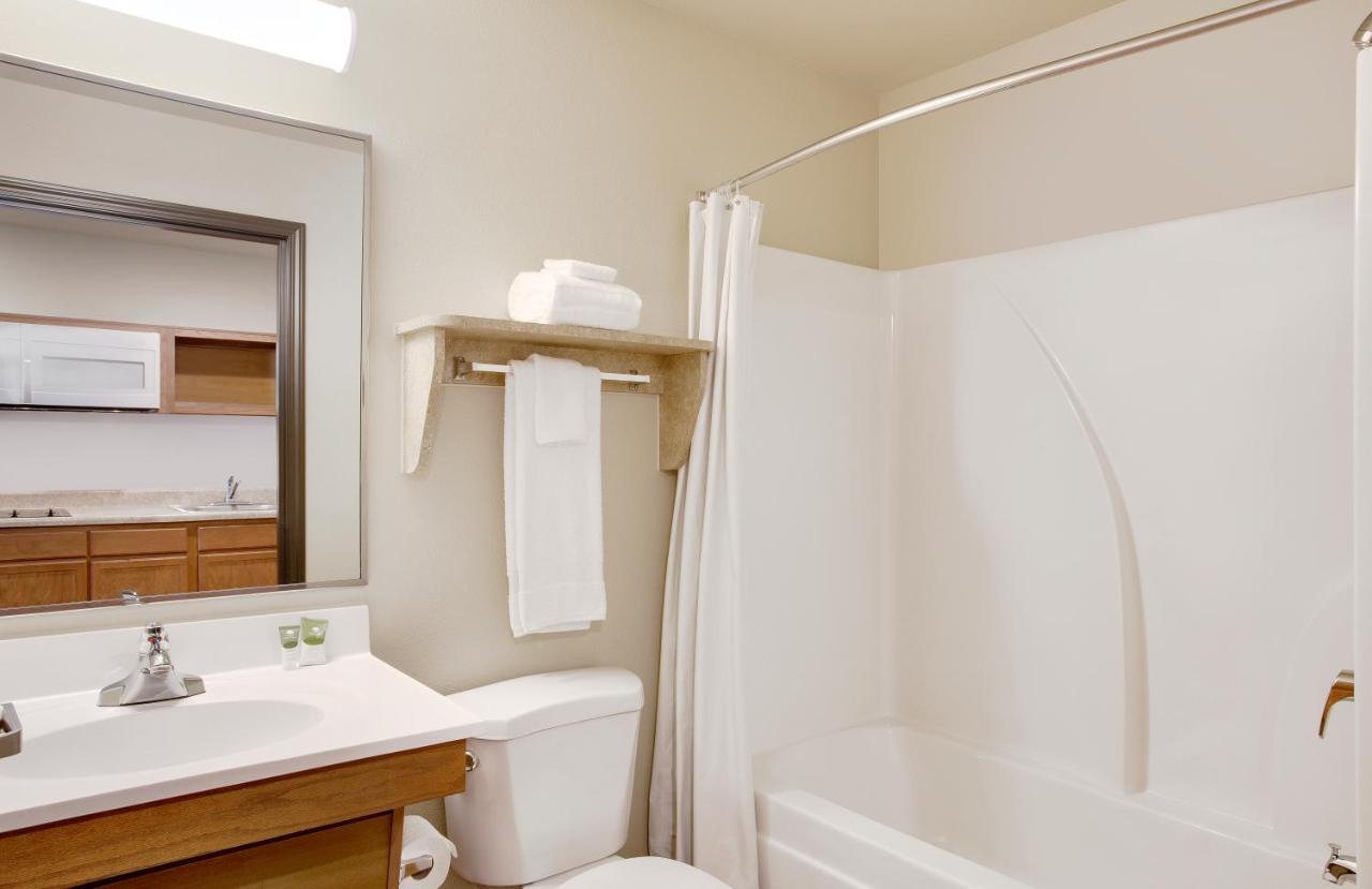 Queen Suite Two Queen Beds Smoking