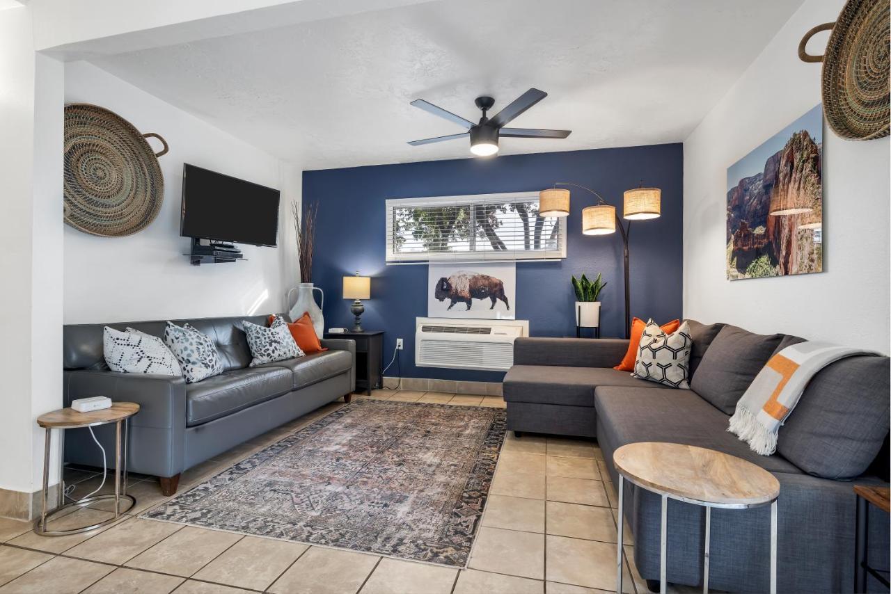 Deluxe Family Suite - Angels Landing Suite,1154866707:JPEG