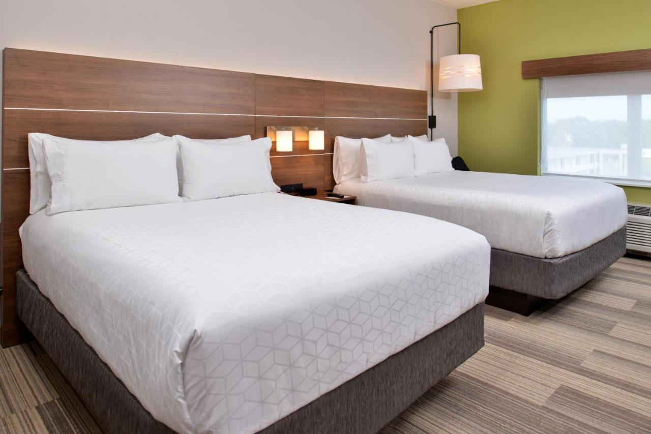 Standard Queen Room with Two Queen Beds