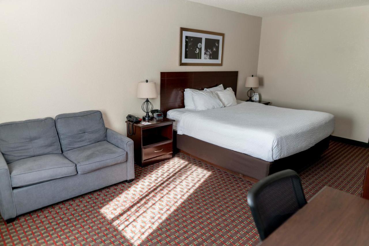 Deluxe King Room - Non-Smoking