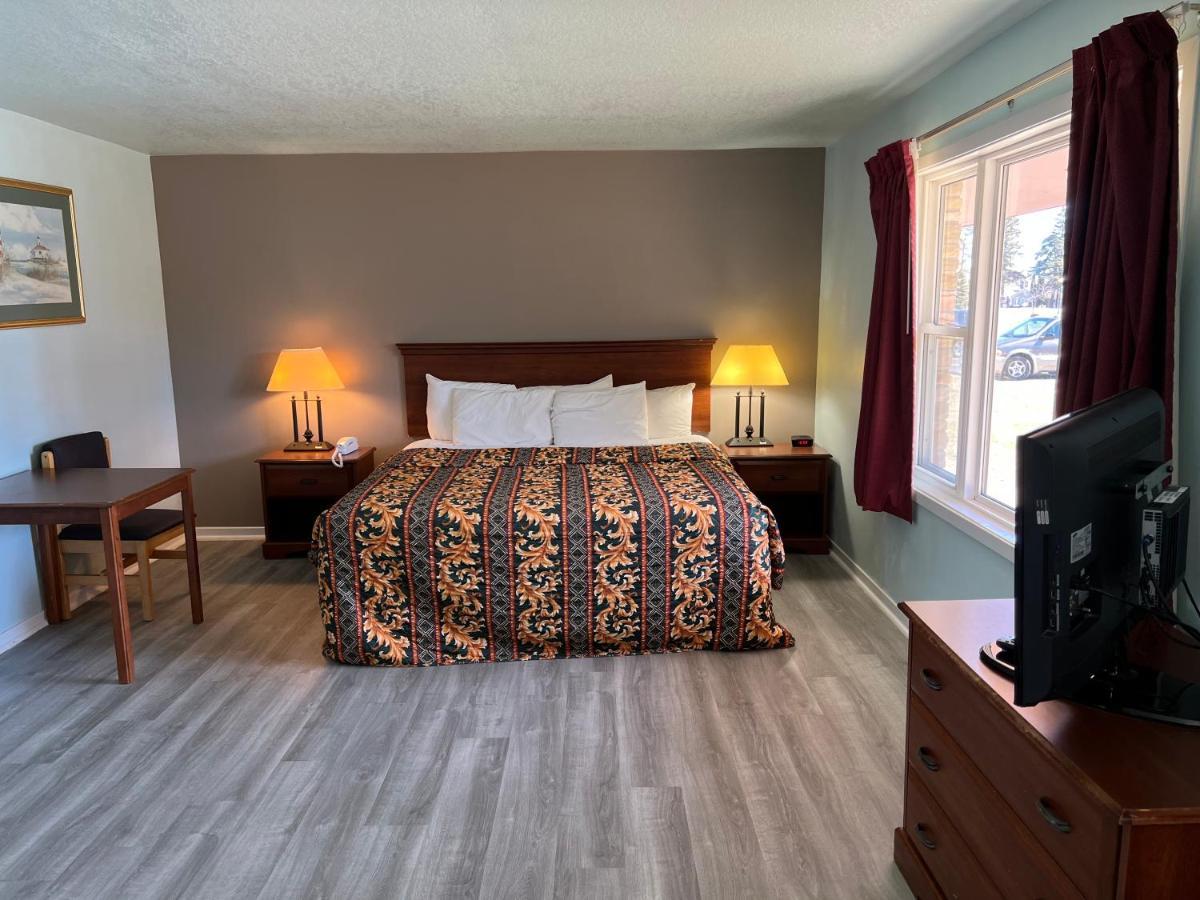 King Suite with Spa Bath - No Pets