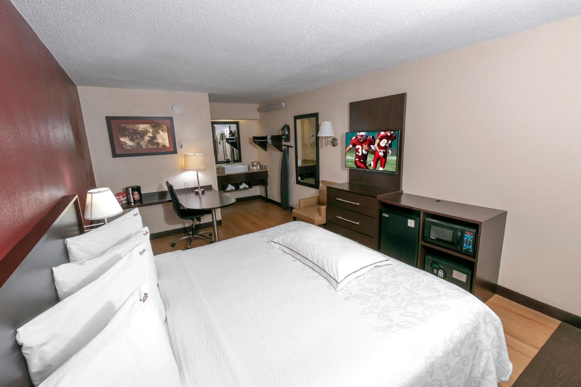 Premium King Room Smoke Upgraded Bedding & Snack,1210474024:JPEG