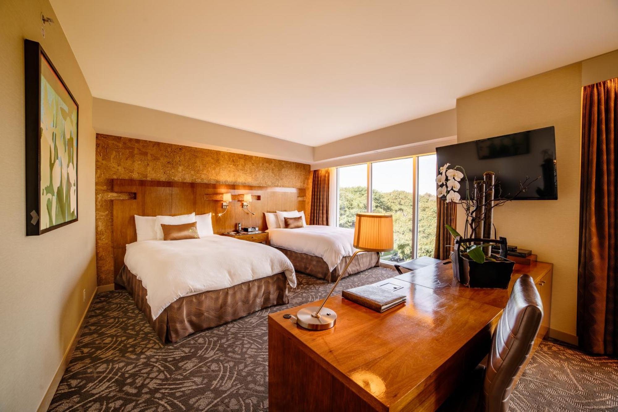 Standard Double Suite