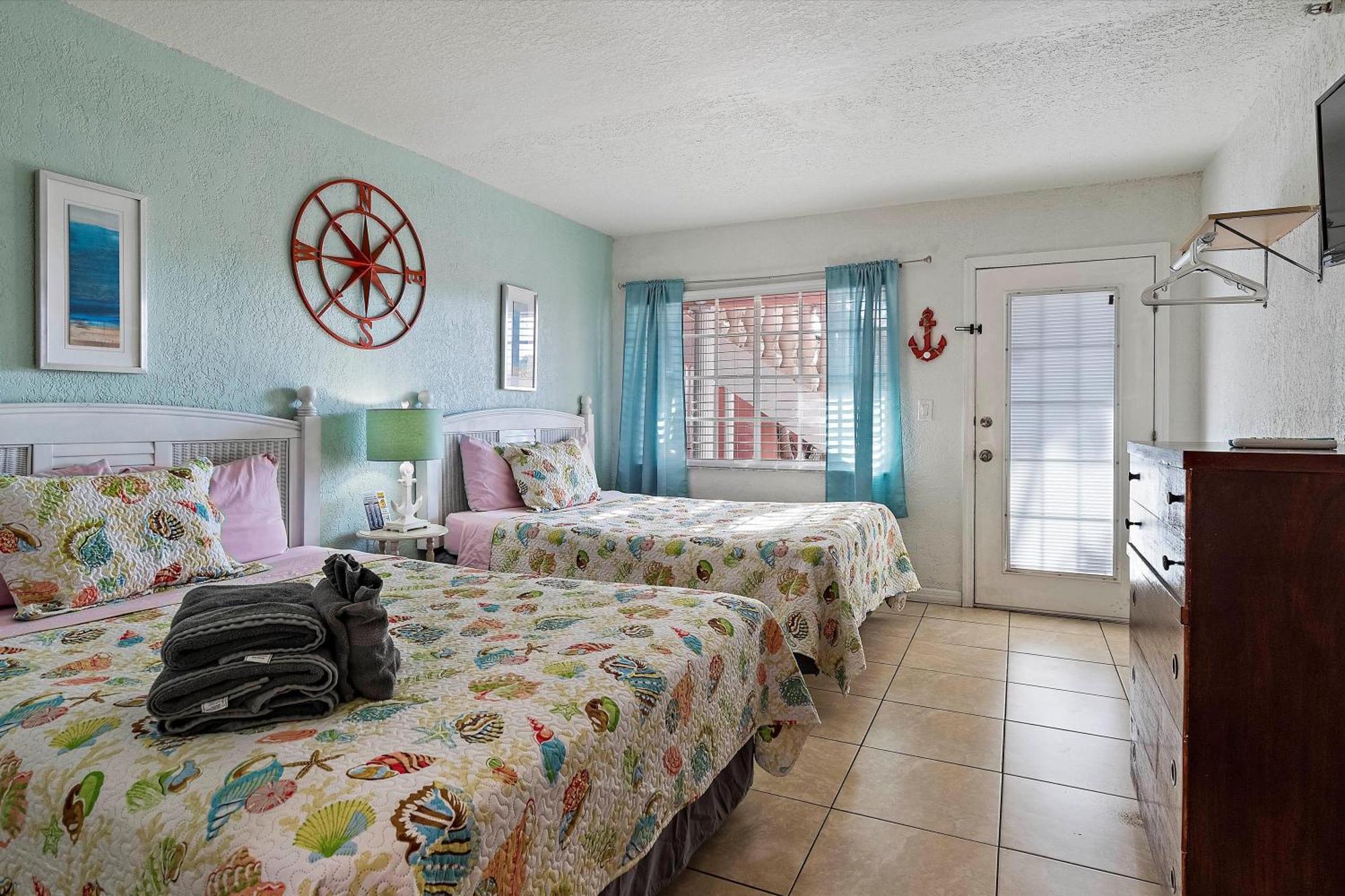 Double Queen Room,1211667865:JPEG