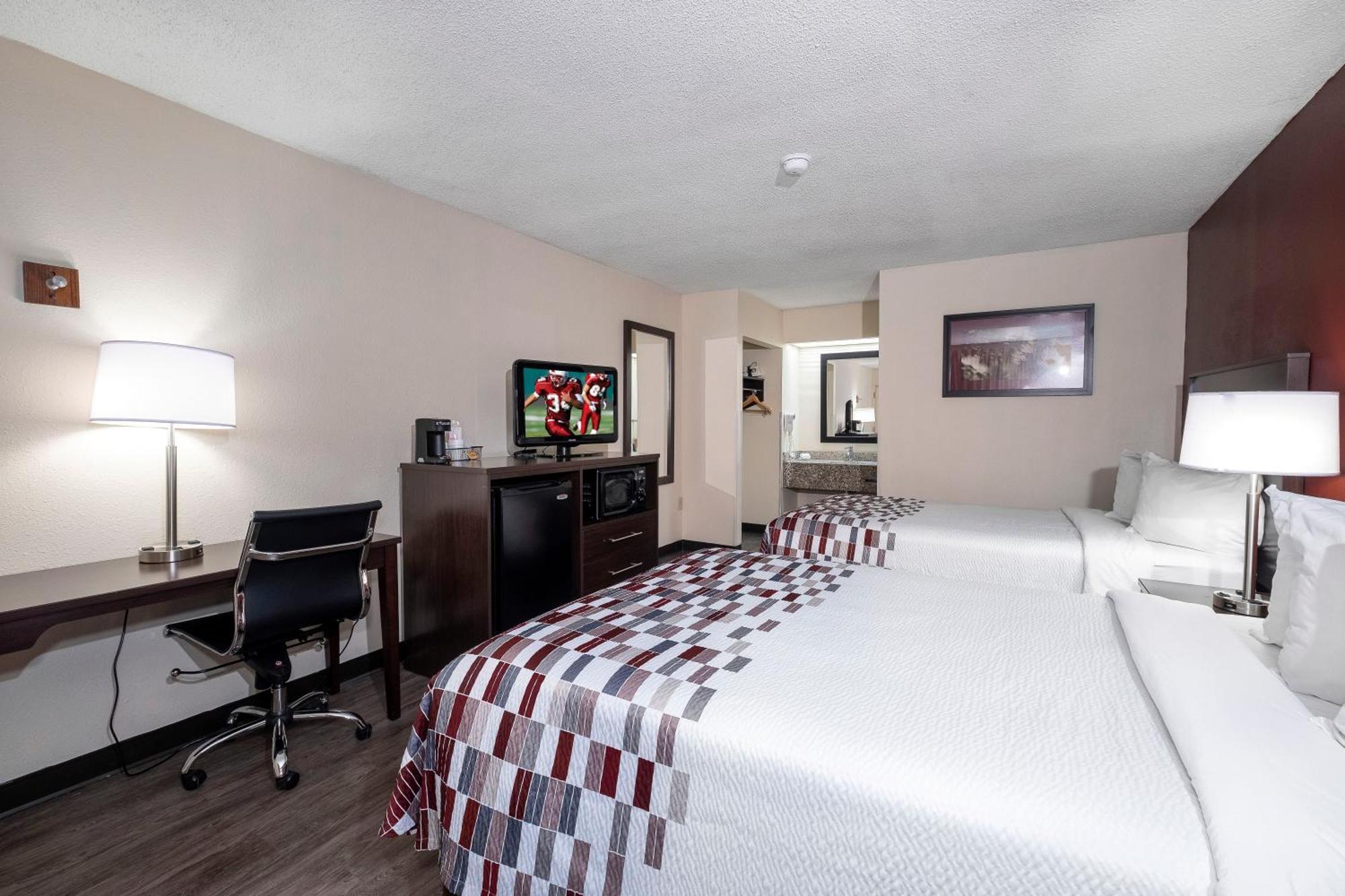 Deluxe Queen Room with Two Queen Beds - Non-Smoking
