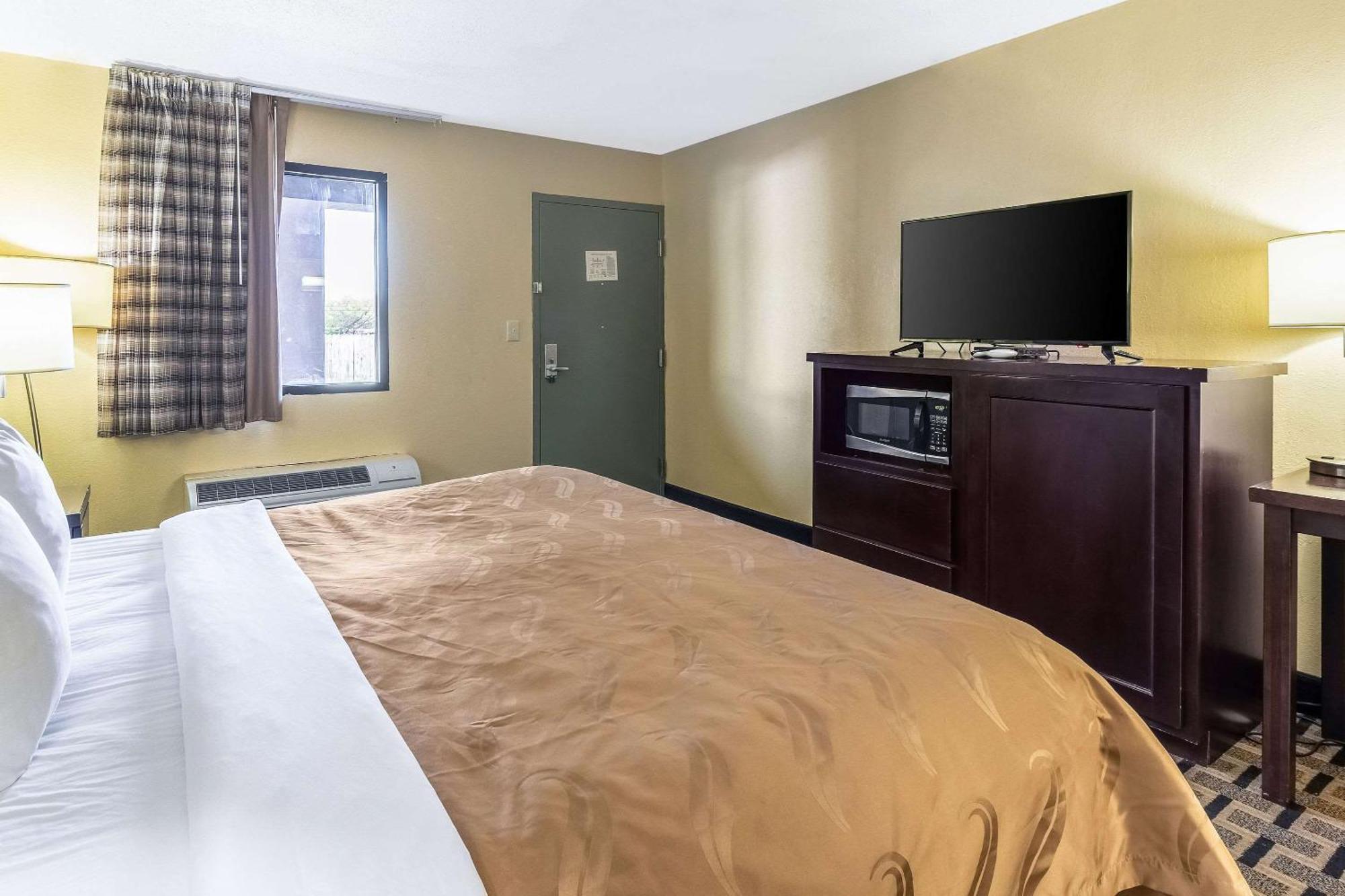 King Room - Accessible/Non-Smoking