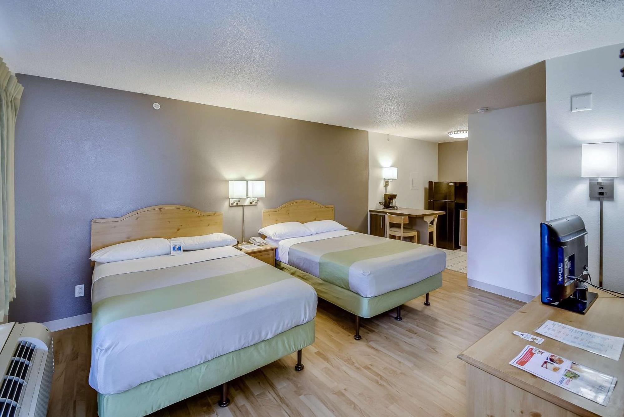 2 Full Beds 