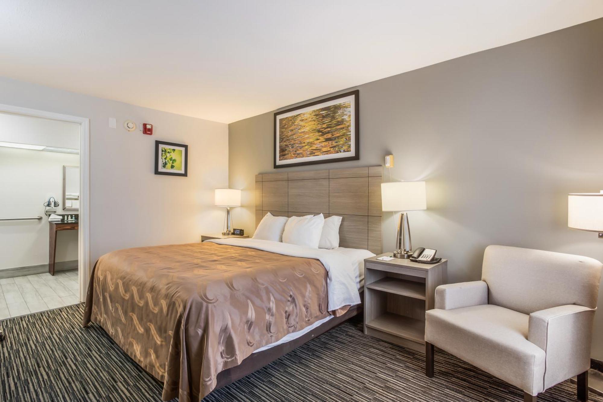 Superior King Room with Roll in Shower - Accessible/Non-Smoking