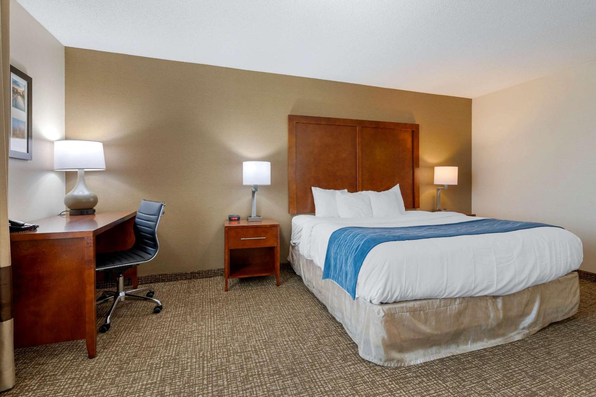 Queen Room - Accessible/Non-Smoking