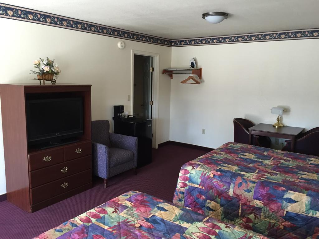 Queen Room with Two Queen Beds