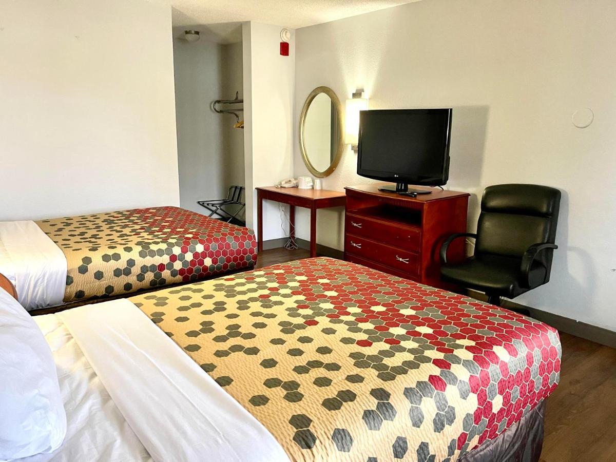 Double Room Two Double Beds Mobility Accessible or Non-Smoking,1255061791:JPEG