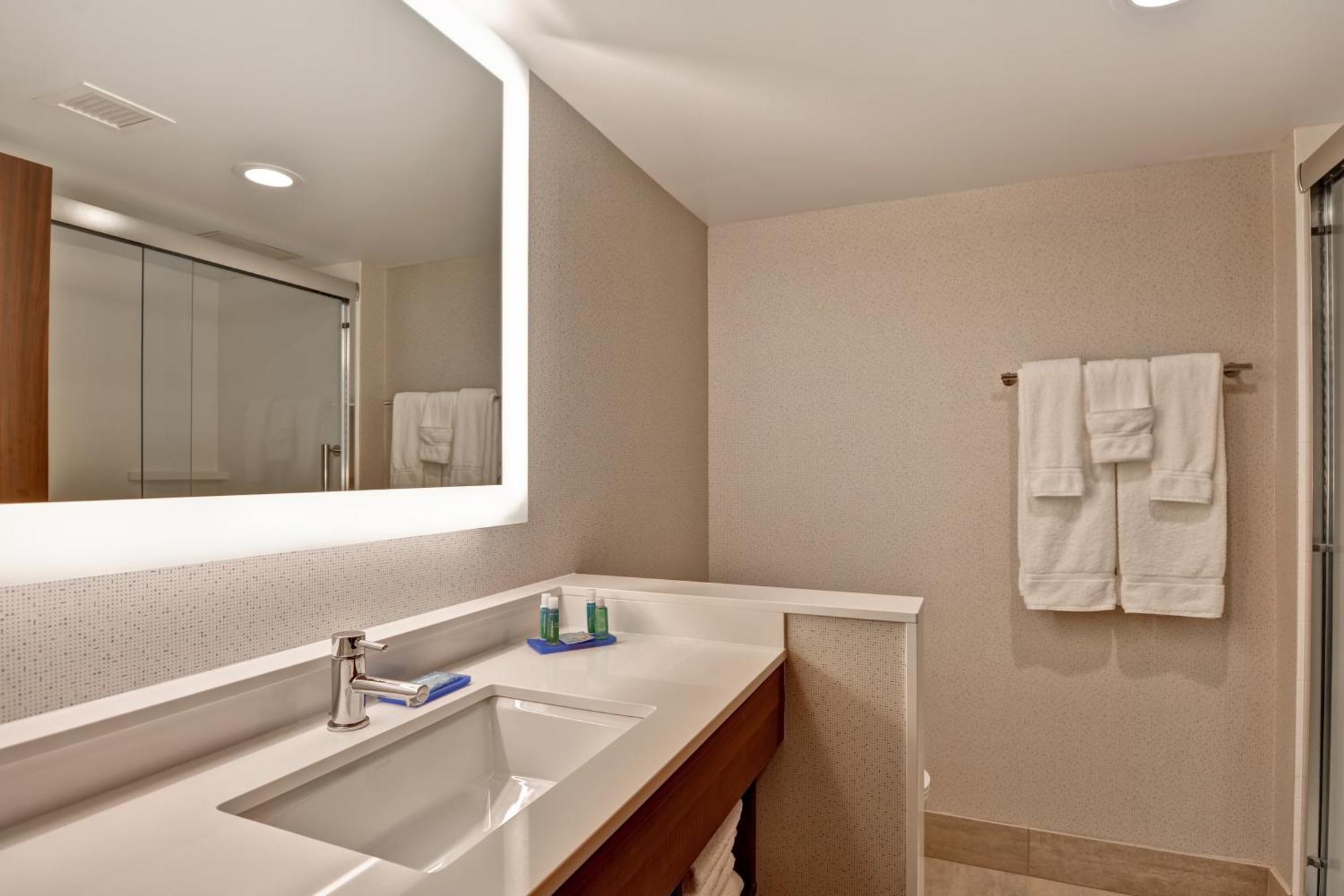 Standard King Room Roll Shower Mobility Access,1039702447:JPEG