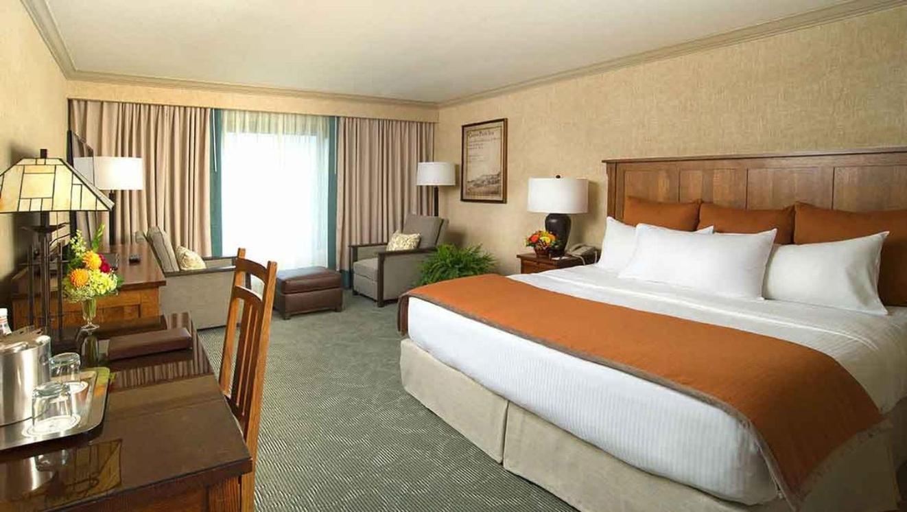 Premium Zimmer mit Kingsize-Bett und Resortblick