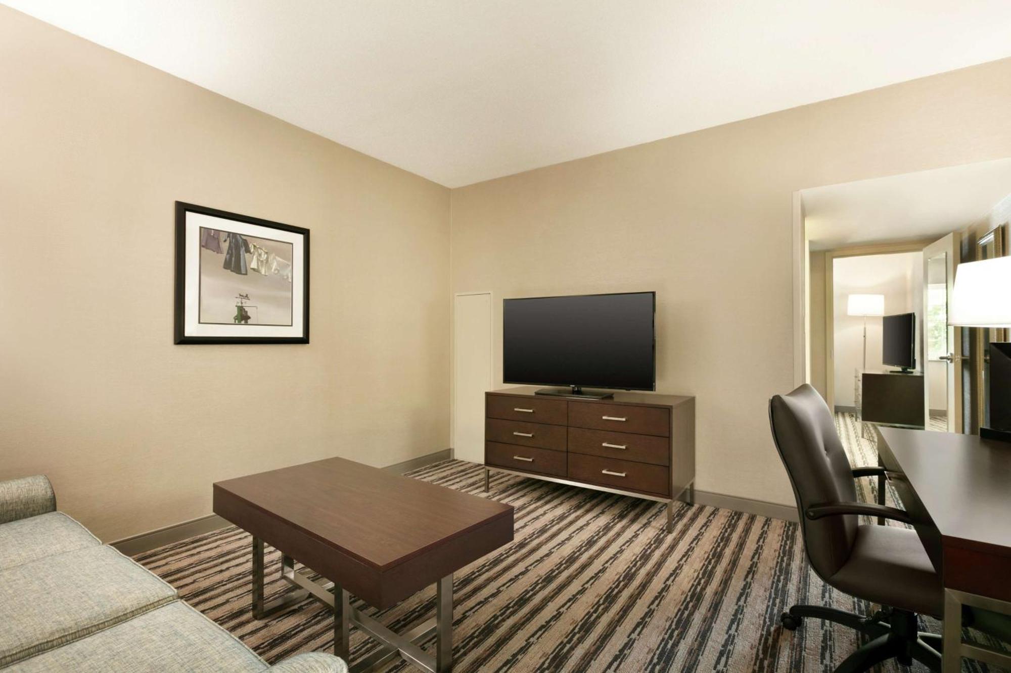 One-Bedroom King Suite Sofa Bed Non-Smoking