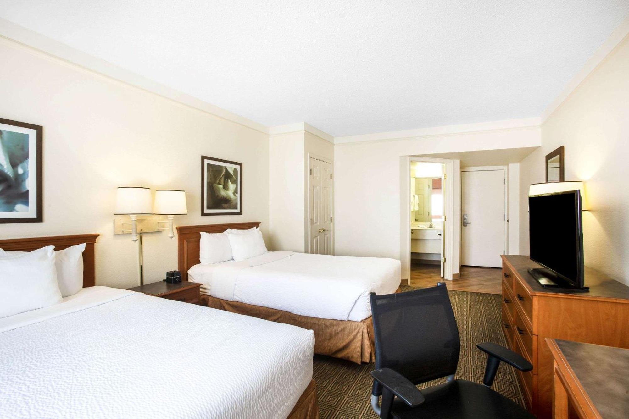 Two Double Beds,1163468073:JPEG