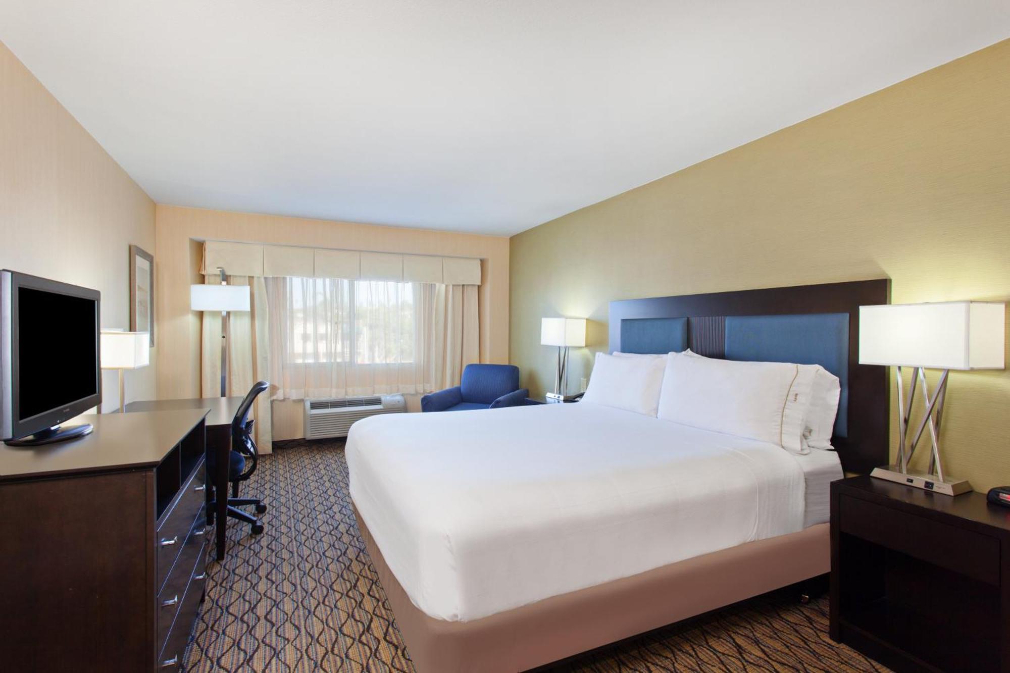 King Room - Mobility Access/Hearing Accessible