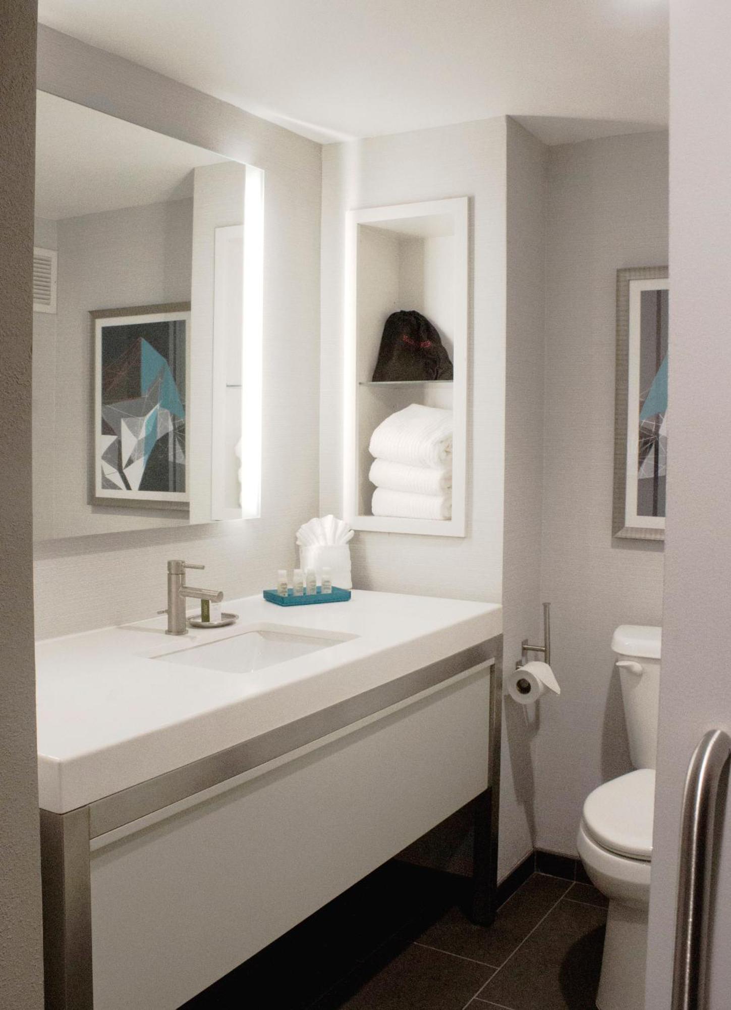 Standard Room,1275955738:JPEG