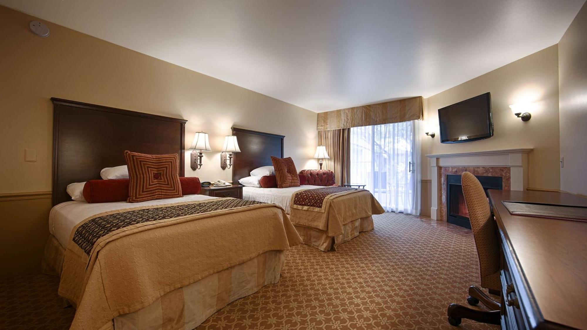 Deluxe Queen Room Two Queen Beds Courtyard View Non-Smoking,1152276810:JPEG