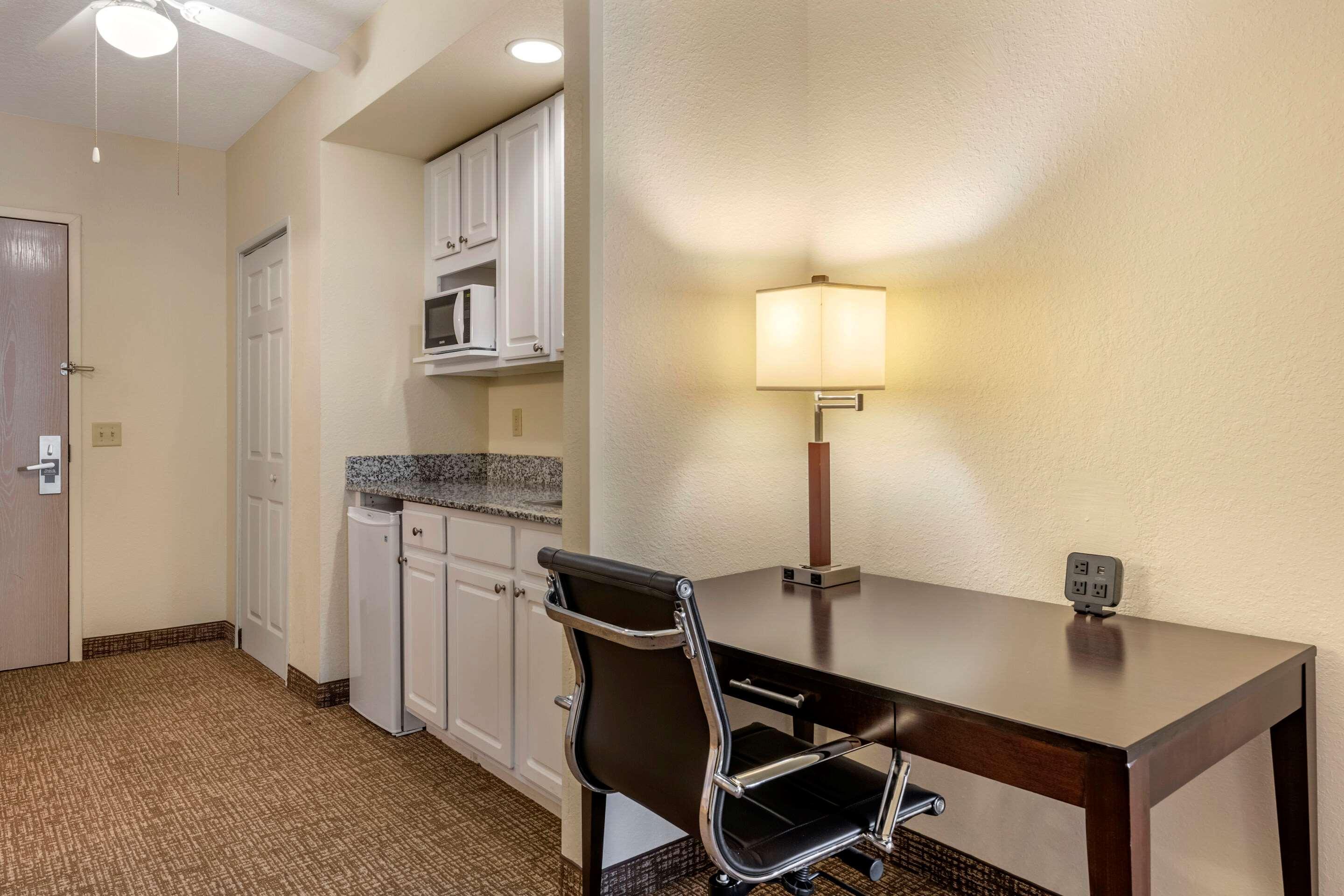 Suite de 1 dormitorio con cama grande y sofá cama - No fumadores