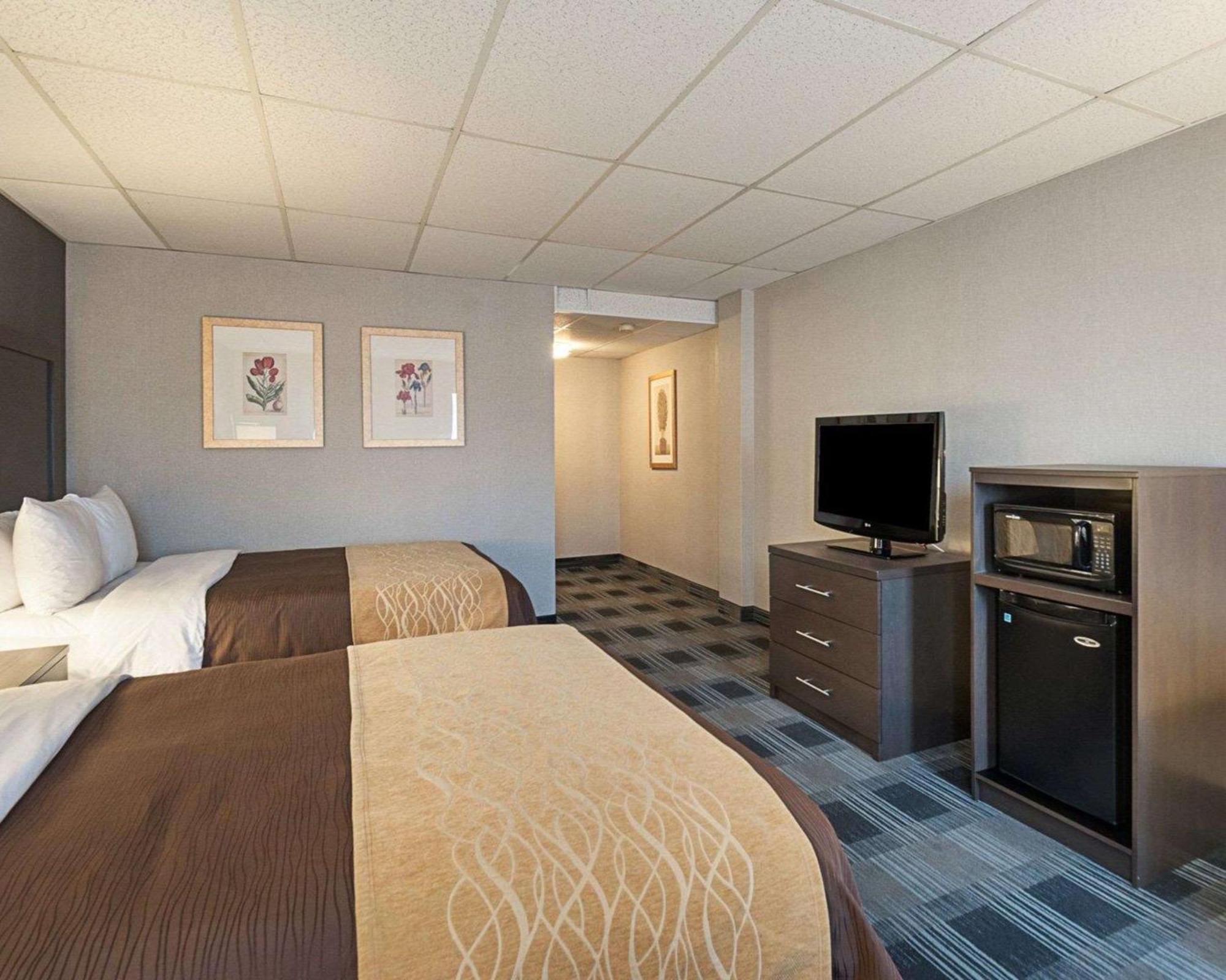 Standard Room Two Queen Beds Courtyard View