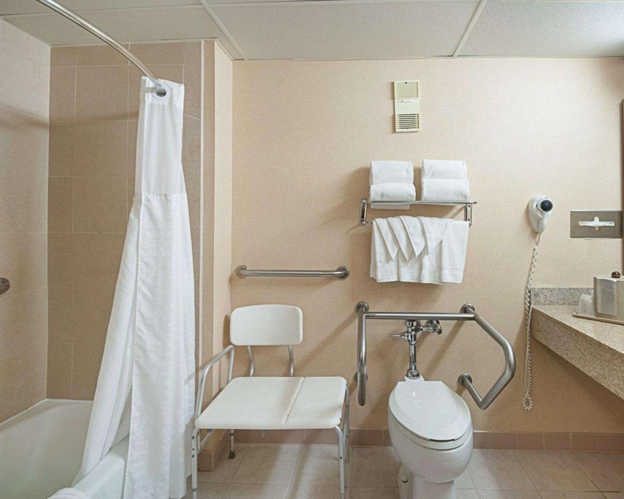 King Room Accessible or Non-Smoking