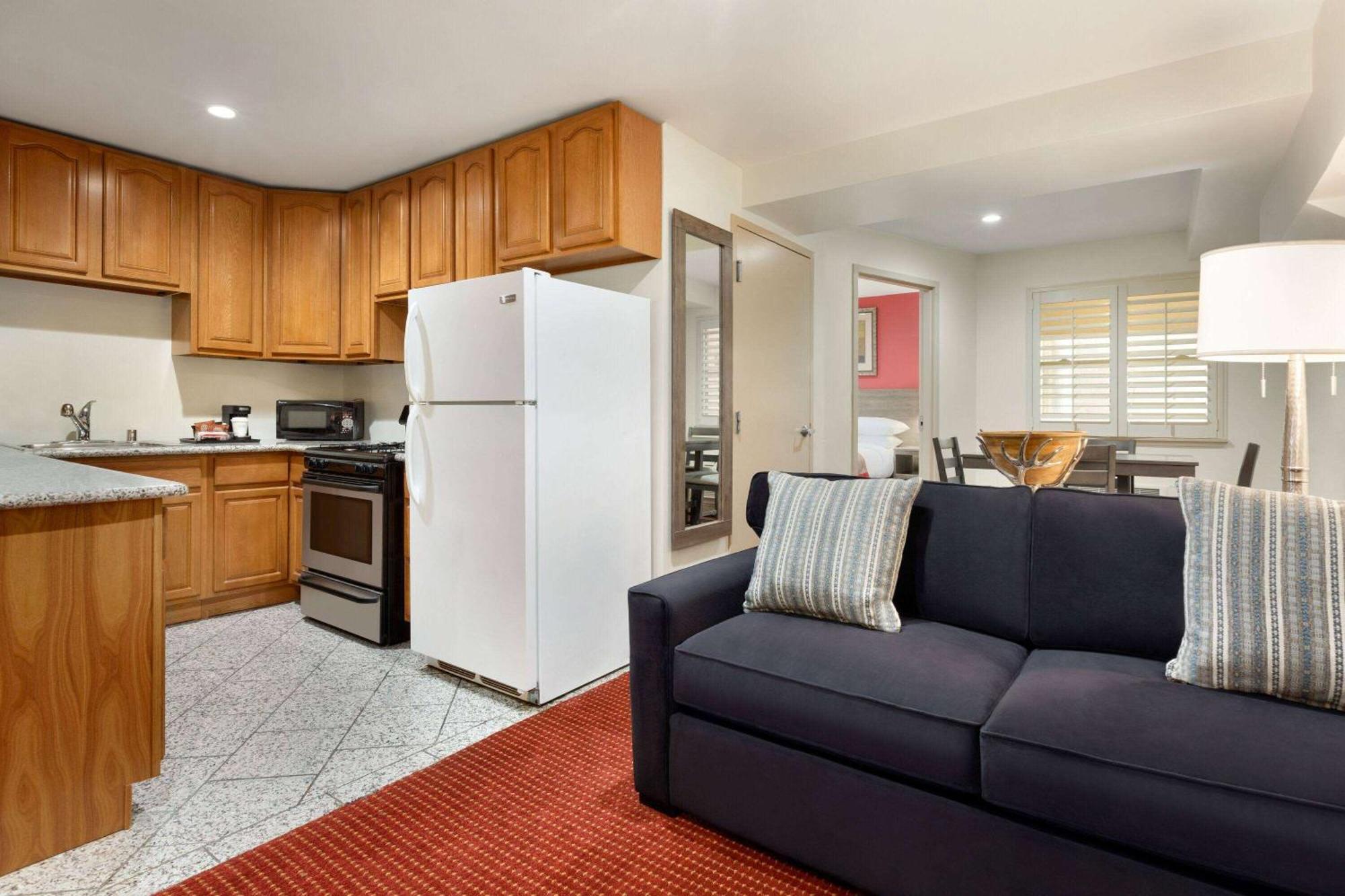 One-Bedroom Suite