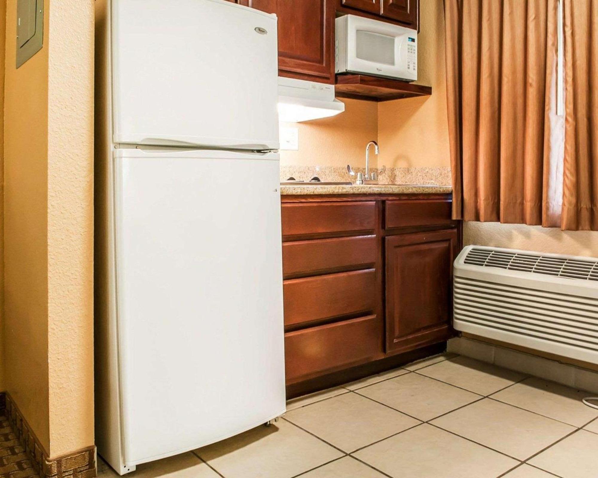 Efficiency Double Room with Two Double Beds