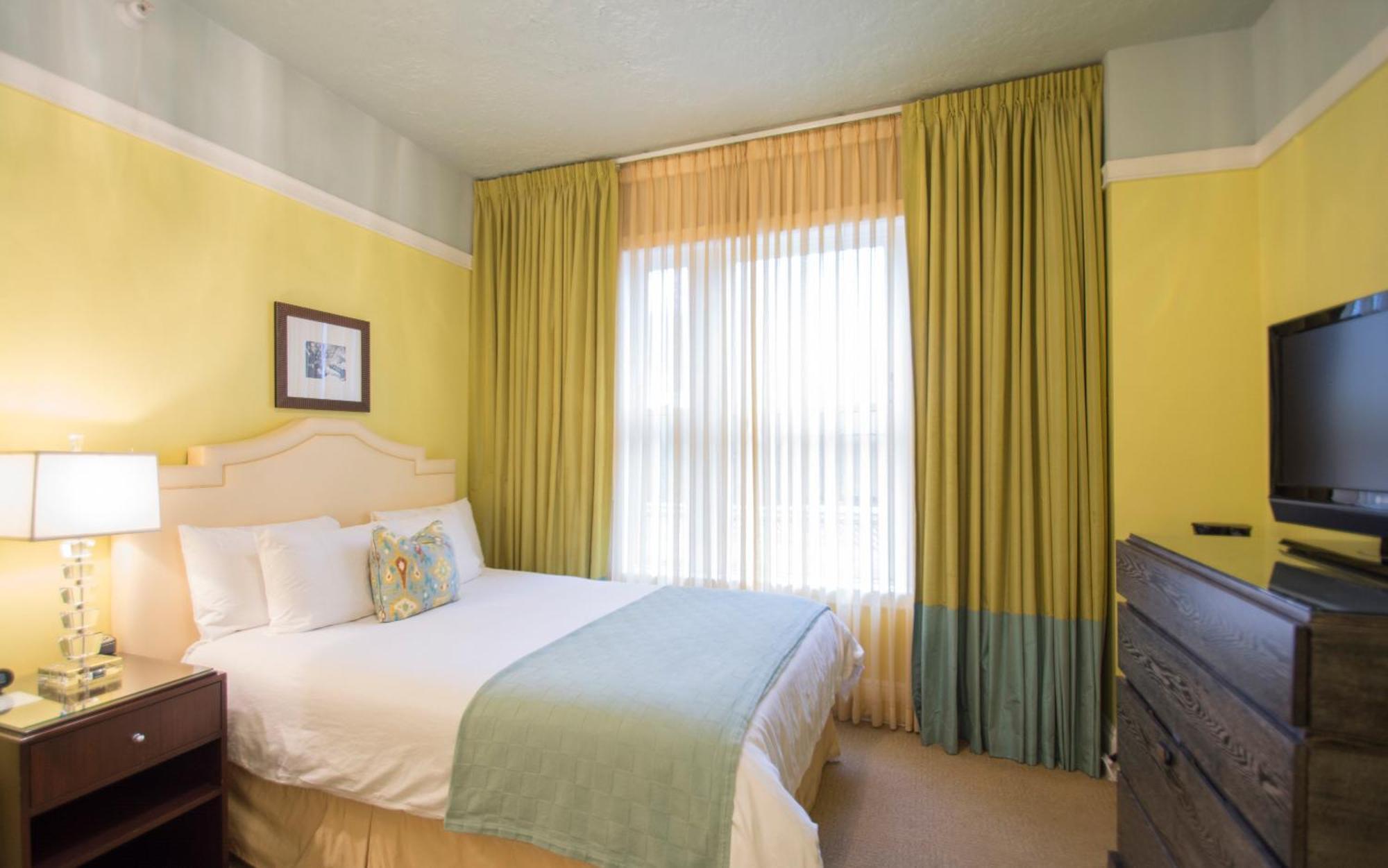 Deluxe Queen Room,772876189:JPEG