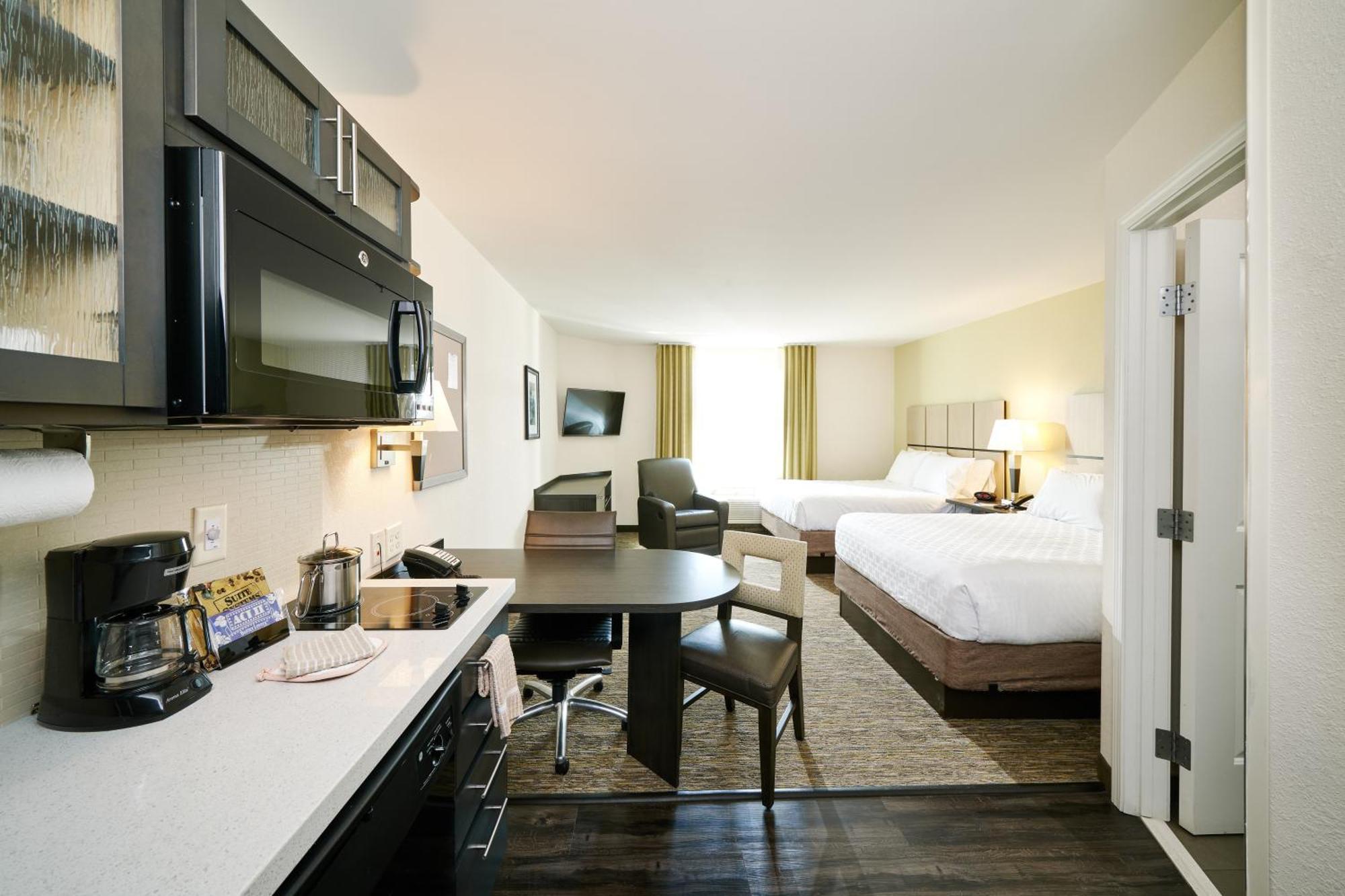 Studio Suite Two Queen Beds