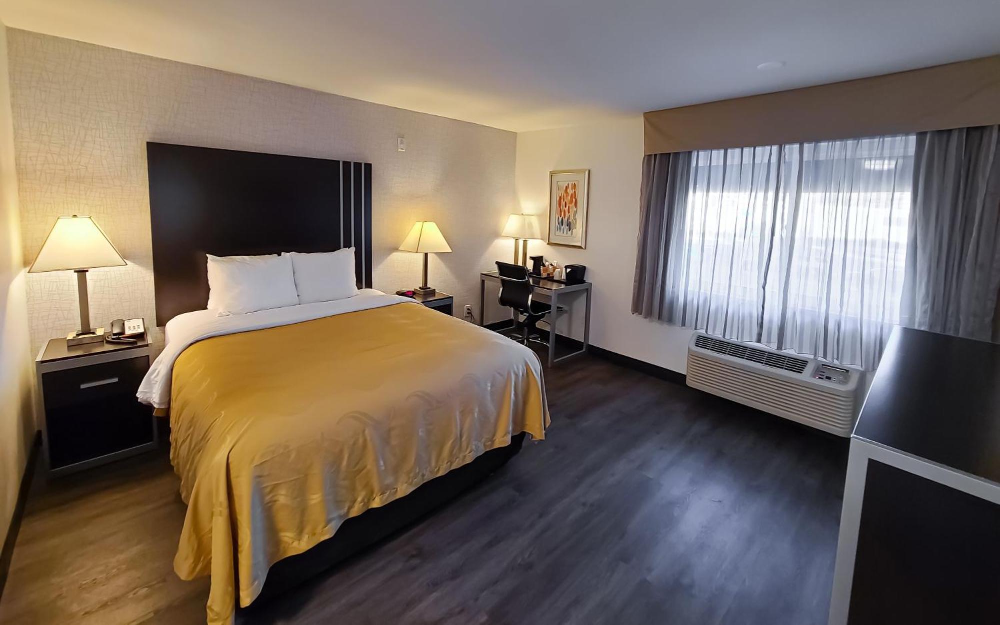 Two Bedroom Suite 2 Queen Beds Non Smoking,1168262386:JPEG