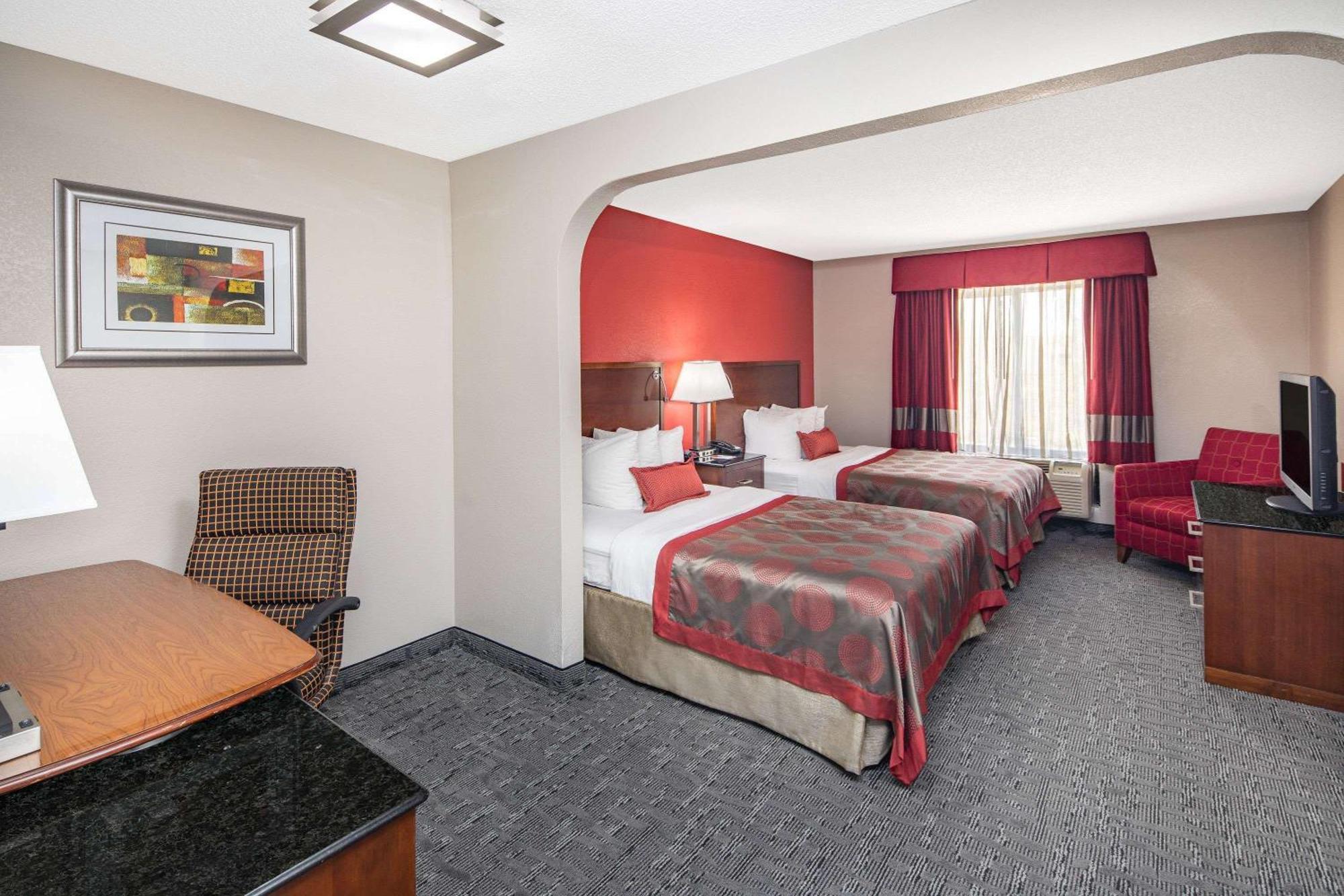 One-Bedroom Suite with Two Double Beds - Non-Smoking