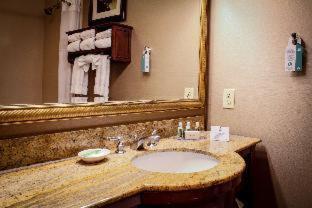 Queen Room with Two Queen Beds - Disability Access