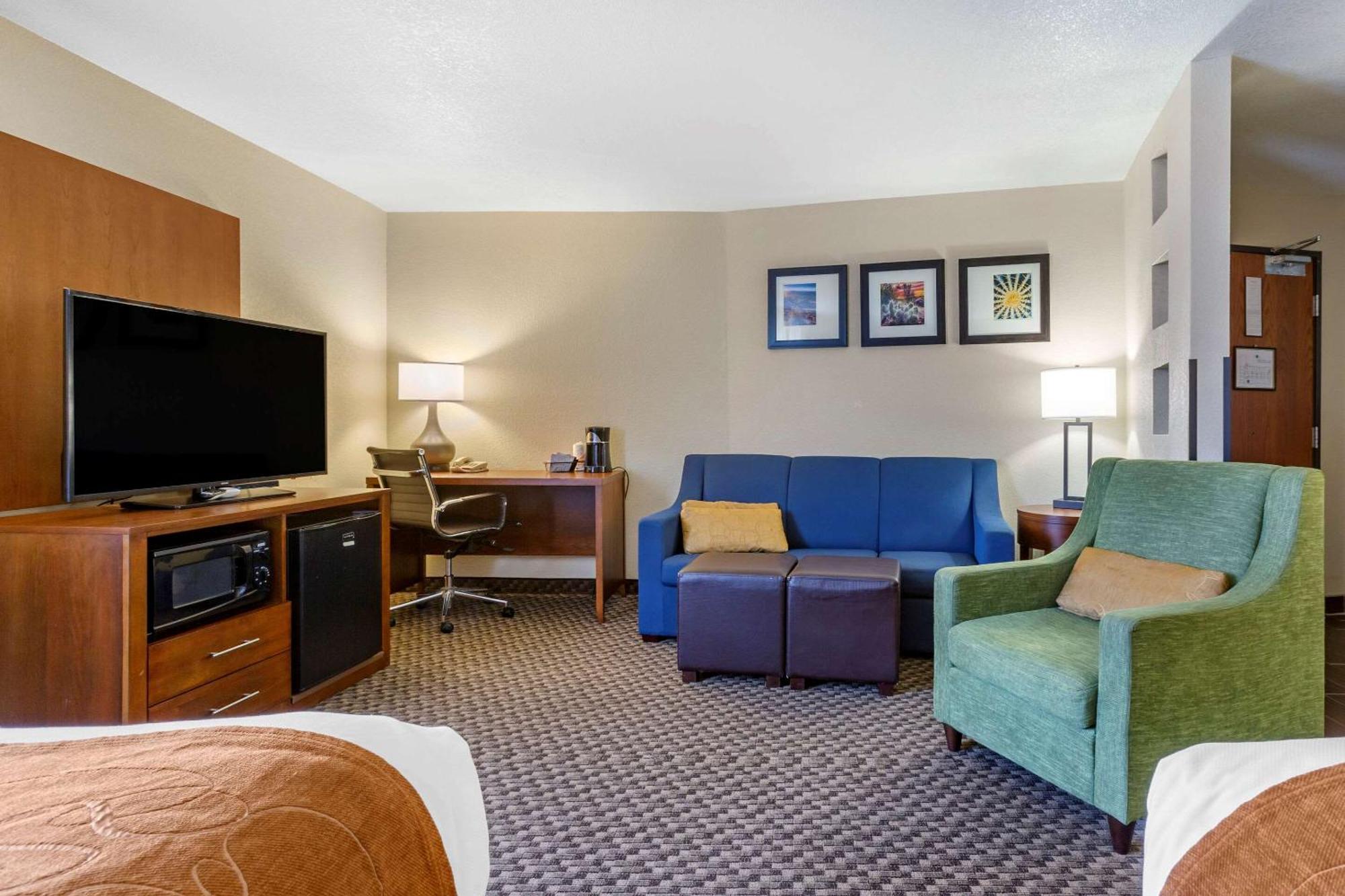 Standard Queen Suite - Non-Smoking