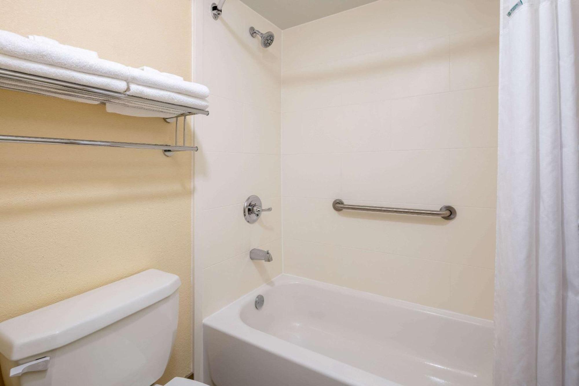 Double Room with Two Double Beds - Non-Smoking